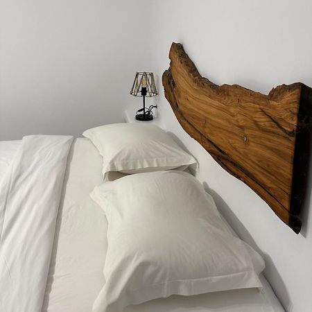 The Coast Suites Тоурлос Экстерьер фото
