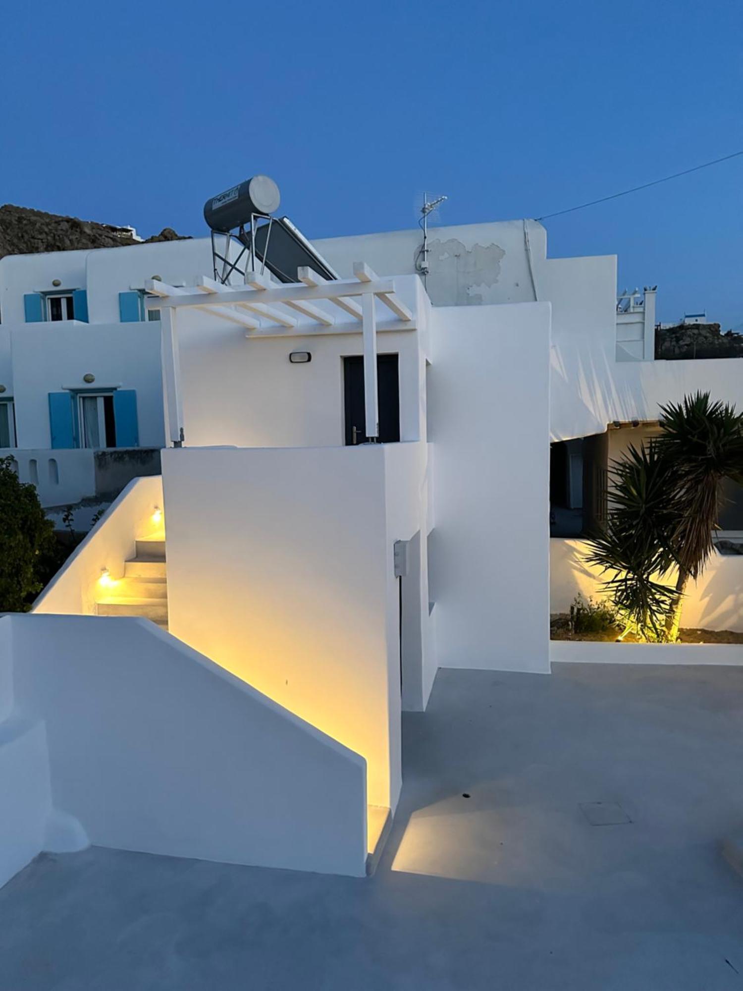The Coast Suites Тоурлос Экстерьер фото
