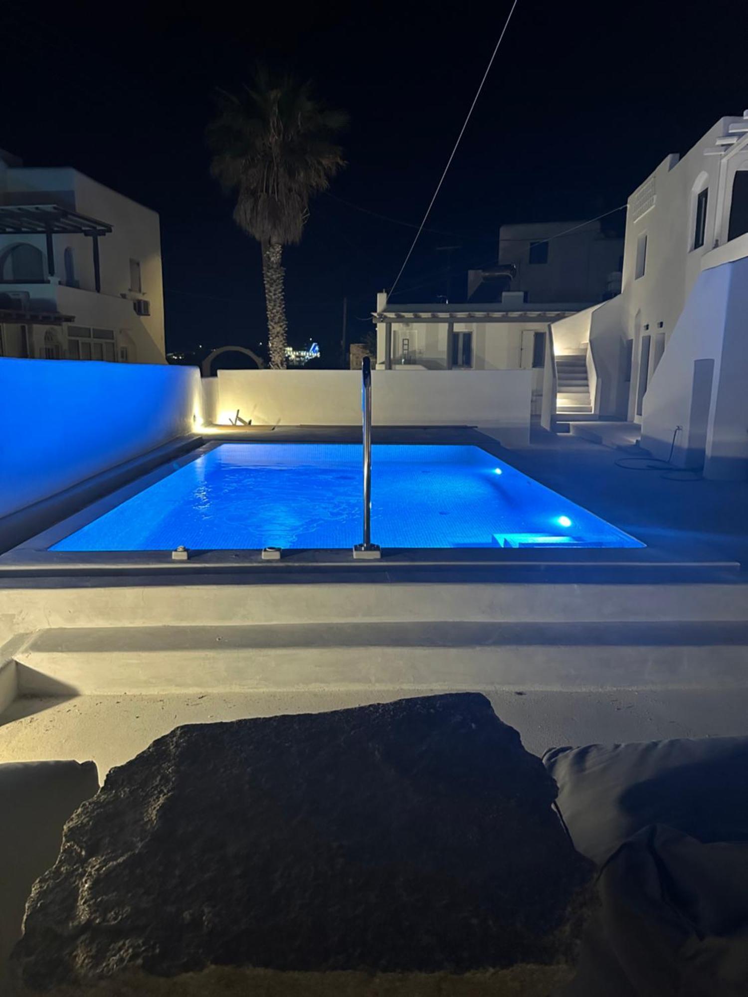 The Coast Suites Тоурлос Экстерьер фото